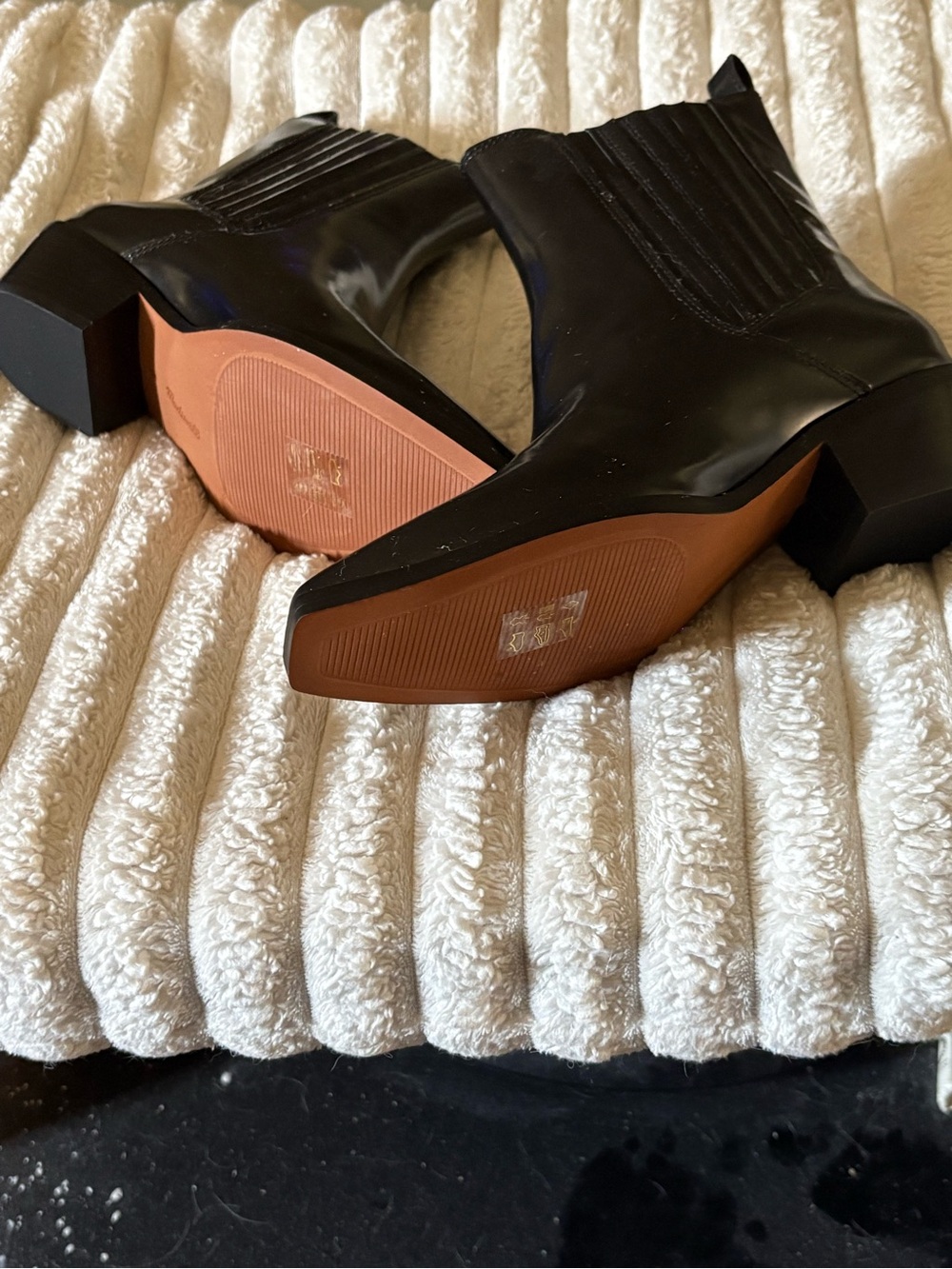 Madewell Black Leather Pointed Chelsea Ankle Boots - Picture 6 of 15